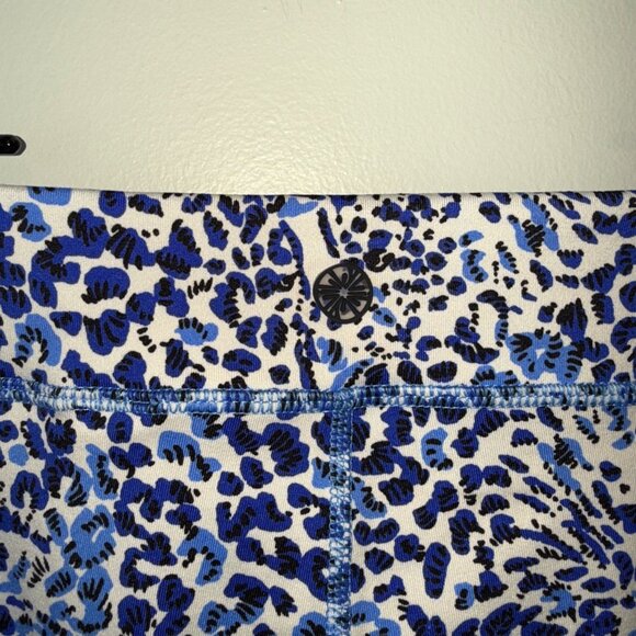 Lilly Pulitzer Luxletic XL Blue & White Leopard Print Flare Leggings - Picture 6 of 6